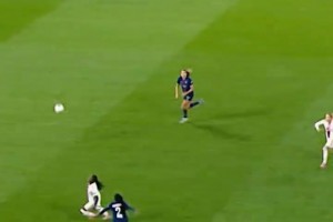 男女有別！施蕾德帽子戲法率里昂女足6比1血洗巴黎女足！