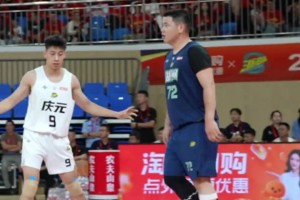 球場最萌體重差： 70kg的我去盯105kg，主打一個(gè)勇氣和陪伴...