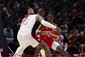 慢鏡回看！詹姆斯此前最后時刻單挑施羅德這球，滿滿都是細節啊！