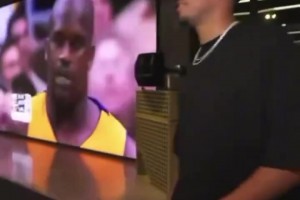 豪啊！布克帶著甲亢哥參觀自己的車庫 清一色的古董老爺車啊~