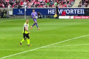 中場大師的惺惺相惜莫德里奇和德布勞內的比賽看一場少一場~