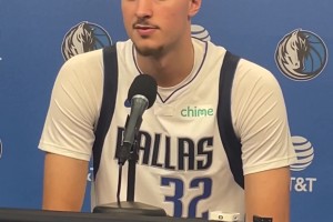 理所應(yīng)當(dāng)！弗拉格：我今年的目標(biāo)是拿下最佳新秀！