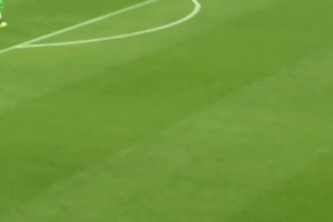 故地重游！穆里尼奧賽前獨(dú)自踩場斯坦福橋，滿眼熟悉皆過往