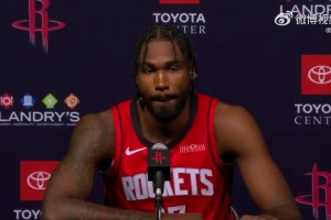 濃眉在獨行俠參加的第一個媒體日！和歐文聊的很開心