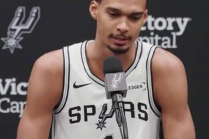 少林功夫好耶！文班談到了今夏的恢復狀態：我現在強得可怕...