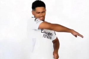 卡里烏斯老婆曬出化妝視頻，這身材不得不承認(rèn)真的是天花板