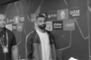 由于歐足聯的限制，薩拉赫拒絕在巴勒斯坦球衣上簽名