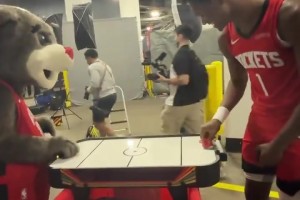 肌肉記憶？阿門怎么玩啥都是一直在防守