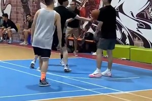 這撤步這突破，我看到了莫西干哈登的影子了