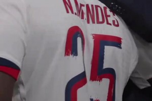 世一左努諾門德斯獲MVP！隊友和主席納賽爾擁抱送上祝賀