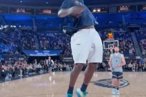 害擱那扣籃錫安訓練中輕松360度暴扣！暴瘦后確實輕盈多了