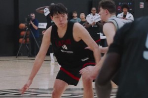 楊瀚森絲滑轉身強硬上籃！開拓者官推稱贊：這菜鳥不簡單