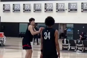 手感柔和！楊瀚森訓(xùn)練后獨自加練罰球