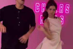 真會玩！郭艾倫與女主播煉煉熱舞，最后把對方給撞飛了