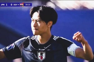 人才輩出！日本U20隊(duì)長絕對是顆潛力新星，球風(fēng)實(shí)在太穩(wěn)健