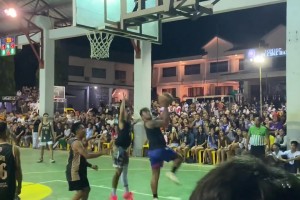 數(shù)據(jù)碾壓卻無獎(jiǎng)！15年總決賽MVP 該給庫(kù)里還是一哥？