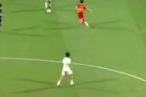 悲催！廣西平果球員犯規導致自己骨折受傷