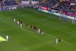 小哈吉任意球世界波！距老哈吉首個任意球已過10640天