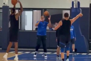 真準??！克萊和拉塞爾在訓練后進行三分PK