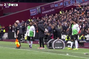 斯洛特怎么辦？當年薩拉赫不滿替補，即將上場時和渣叔發生爭吵