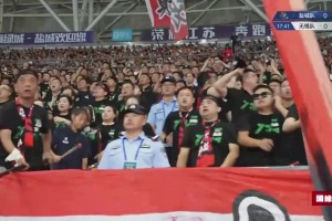 怒贊！蘇超鹽城隊馬宇連續變向過人，央視解說驚呼：有點像牛尾巴