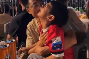 溫情蘇超！淮安小球迷痛哭，父母安慰：已經很棒了！?