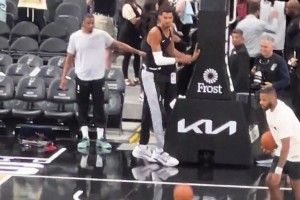 太輕松了吧，文班賽前表演胯下換手風車