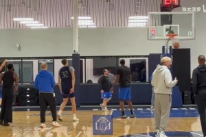 香波特：華子現在已經能打哈登式的籃球了，他需要精進背身！