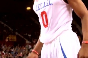 太有觀賞性了！2011年威少參加杜蘭特的慈善賽，全程天上飛