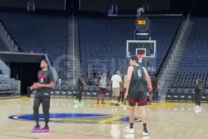 空間型內線！楊瀚森練習擋拆后外彈三分，出手穩(wěn)穩(wěn)命中