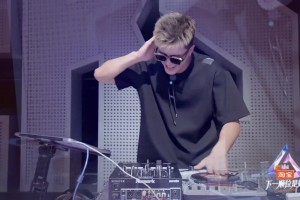 現(xiàn)在是郭舞王了哈！郭艾倫參加綜藝的開場舞來了~