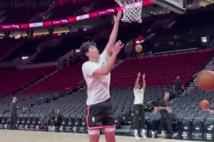 把終結練好楊瀚森將迎來主場首秀，熱身猛練小勾手~