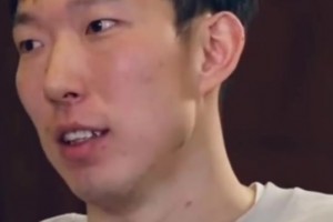 周琦此前建議楊瀚森：打NBA要放平心態(tài) 說實(shí)話黑人瞧不起我們