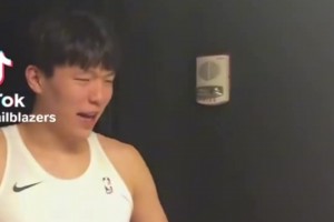 對自己的表現(xiàn)很滿意！楊瀚森賽后顯得十分開心！