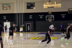 東契奇這狀態可以啊！這狀態老詹可以多休息休息應該沒啥問題