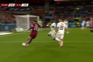 頭球轟炸！哈蘭德高高躍起力壓后衛頭球暴力破門！