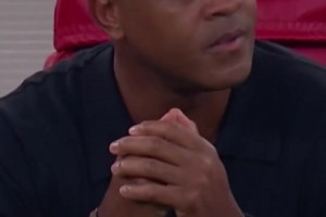 可惡！旺達(dá)又出來大秀身材啦，為啥這么多媒體找她拍照