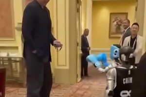 忍俊不禁！當機器人遇上姚明會是怎樣畫面？竟想打一場拳擊？