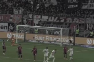 黃金射術！看臺視角看凱恩此前的地面加塞球！