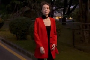 恒大歌舞團團長是是風韻猶存這寶貝兒誰不愛啊~