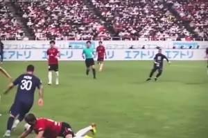 被晃到腰疼！日本球員忽視了梅西原地擺脫能力