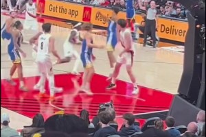 基本功！第四節楊瀚森體力嚴重下降，防守移動緩慢，但依舊沒失位