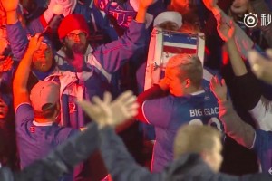 維京戰(zhàn)吼震撼人心！冰島當(dāng)年晉級(jí)世界杯，球迷們是什么樣的？