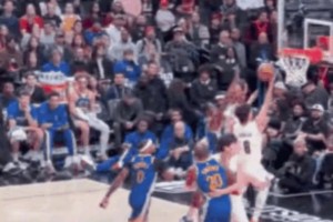 楊瀚森這個掩護，滿滿都是細節！霍福德動彈不得，隊友阿夫迪亞輕松得分！