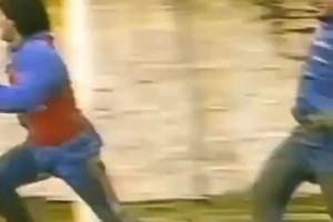 閑庭信步的優(yōu)雅球王！馬拉多納一己之力撕裂防線集錦！