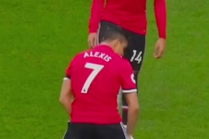 那一天，卡卡結束了自己 16 年的傳奇生涯，依依不舍地告別了足球