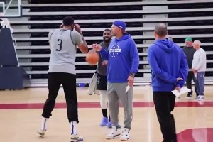 傷沒好，悠著點吧！歐文訓(xùn)練時想和濃眉單挑，被基德及時制止