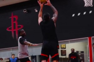 起飛！火箭官方曬視頻：賽季開始前的加練時刻！