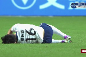 如此蘇超怎能不愛！無錫隊球員一路猛搶，最后被爆頭贏得球權