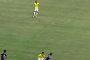 用腳下技術戲耍巴西的亞洲人